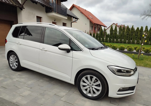 Volkswagen Touran cena 96499 przebieg: 71455, rok produkcji 2019 z Bytów małe 37